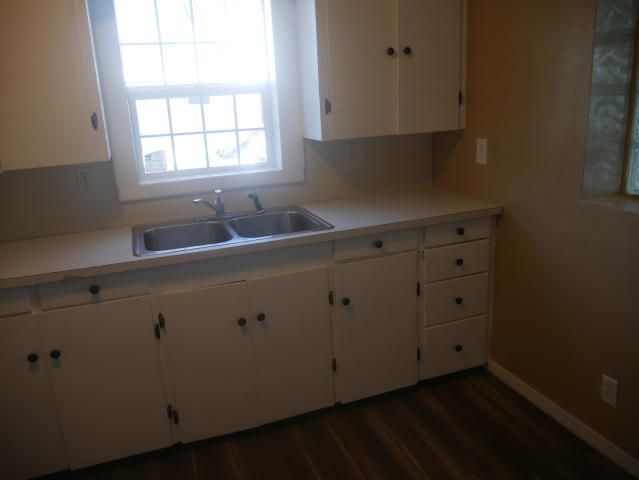 531 E Cleveland Ave, Monett, MO 65708
